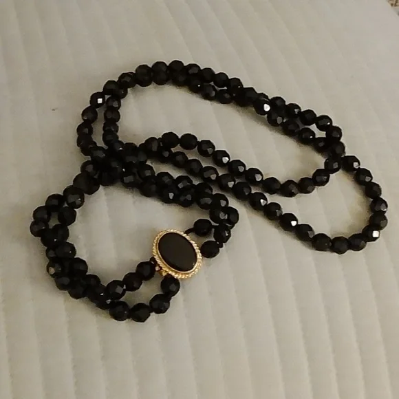 Elegant Black Jet Glass Necklace with Gold Accent - Picture 11 of 12